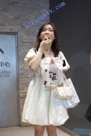 【MuxiCD】004-喝喜茶的白色连衣短裙小仙女